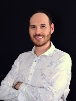 Dr. Davi Blum